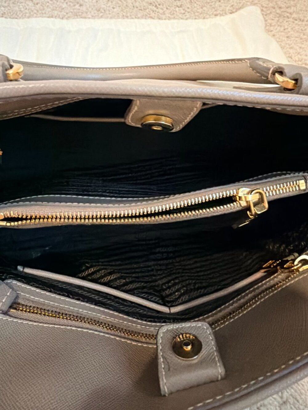 Authentic Prada Saffiano Lux Promenade Argilla Handbag - Like New! - Picture 6 of 6